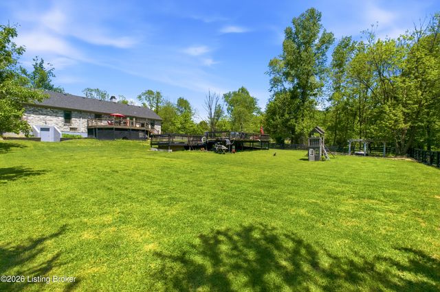 2010 Clearview Dr, La Grange, KY 40031