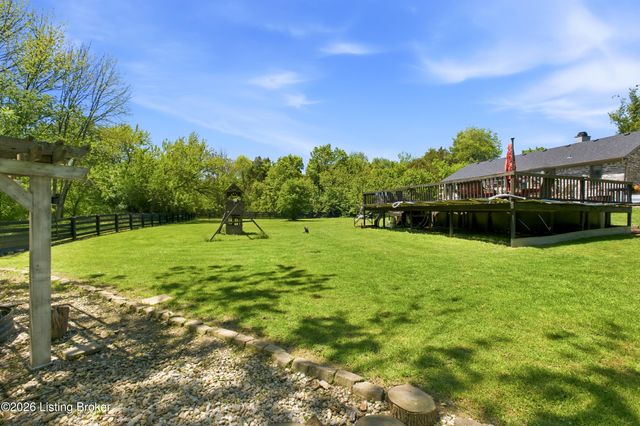 2010 Clearview Dr, La Grange, KY 40031