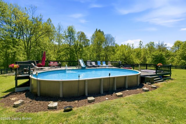 2010 Clearview Dr, La Grange, KY 40031