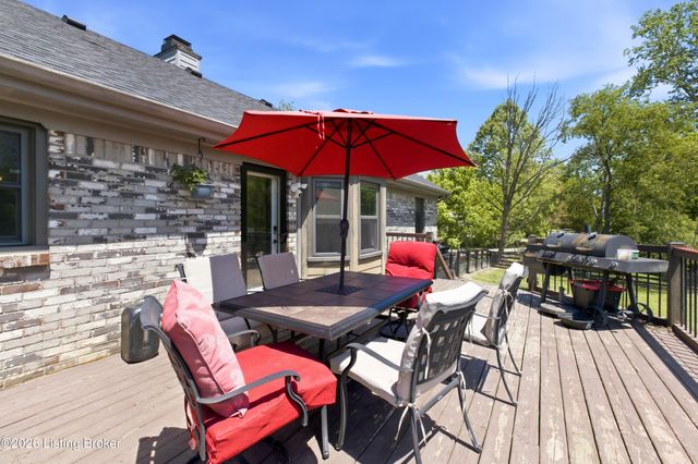 2010 Clearview Dr, La Grange, KY 40031