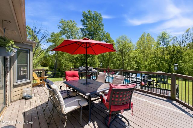 2010 Clearview Dr, La Grange, KY 40031