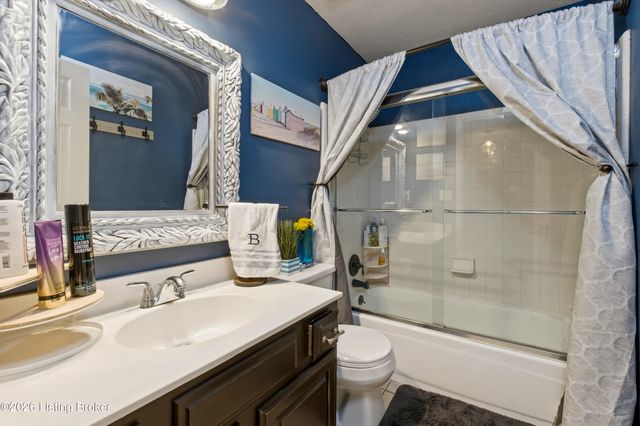 2010 Clearview Dr, La Grange, KY 40031