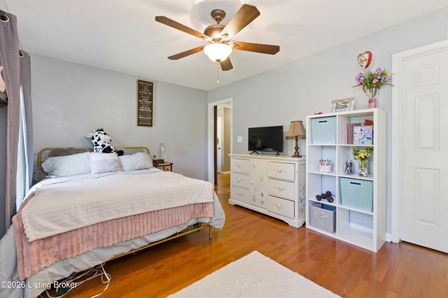 2010 Clearview Dr, La Grange, KY 40031