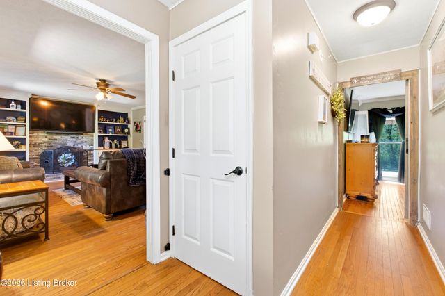 2010 Clearview Dr, La Grange, KY 40031