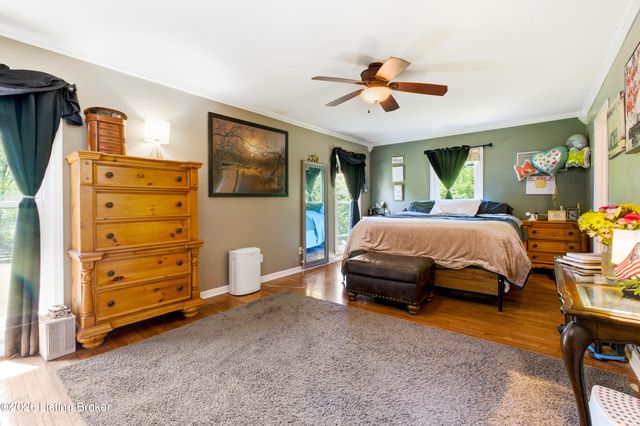 2010 Clearview Dr, La Grange, KY 40031