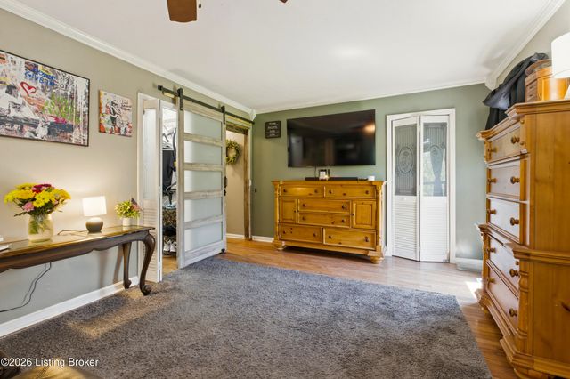 2010 Clearview Dr, La Grange, KY 40031
