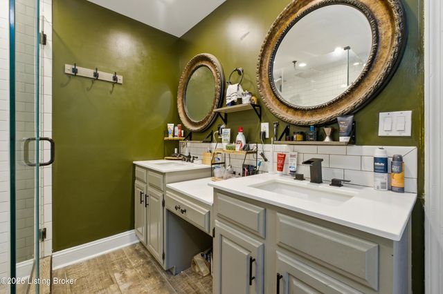 2010 Clearview Dr, La Grange, KY 40031