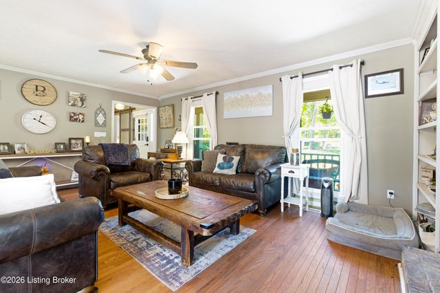 2010 Clearview Dr, La Grange, KY 40031