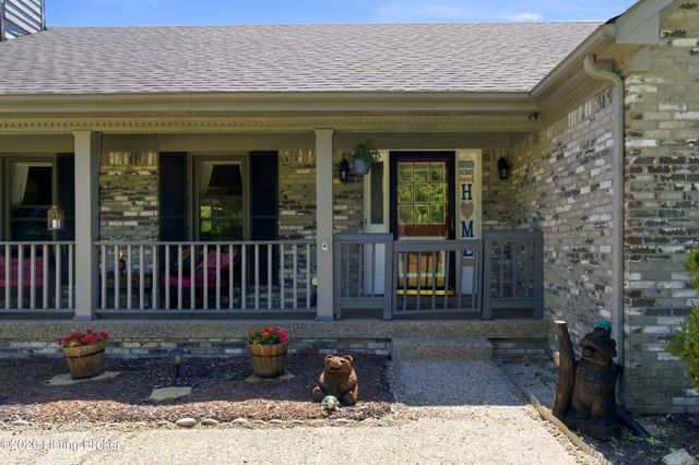 2010 Clearview Dr, La Grange, KY 40031