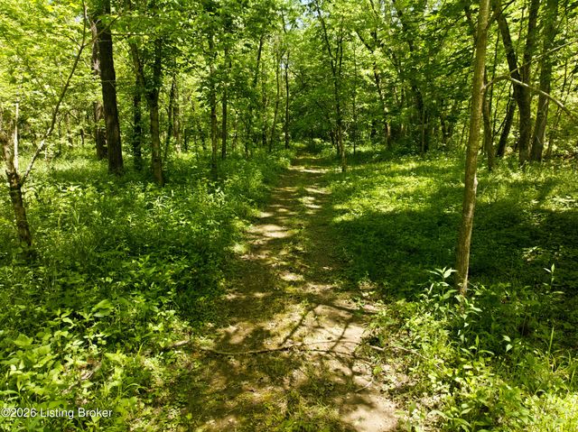 2010 Clearview Dr, La Grange, KY 40031