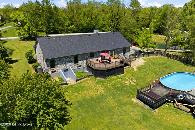 2010 Clearview Dr, La Grange, KY 40031
