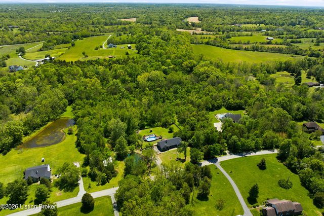 2010 Clearview Dr, La Grange, KY 40031