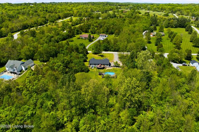2010 Clearview Dr, La Grange, KY 40031