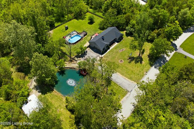 2010 Clearview Dr, La Grange, KY 40031