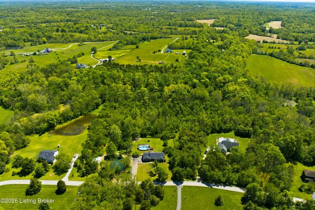 2010 Clearview Dr, La Grange, KY 40031