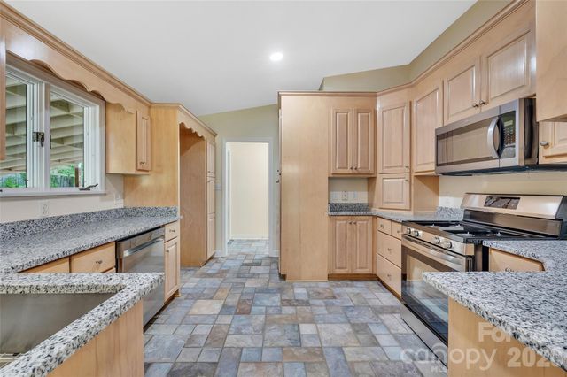 233 Dogwood Drive, Mount Holly, NC 28120
