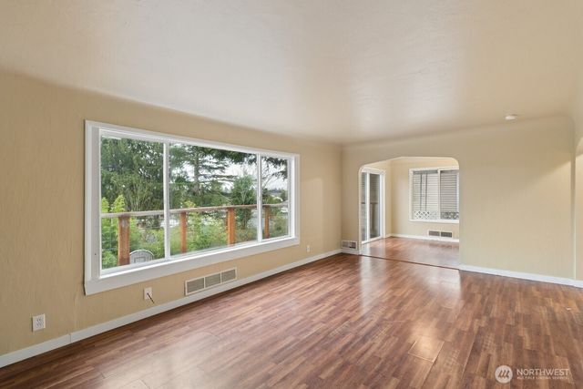 2502 N Lafayette Avenue, Bremerton, WA 98312