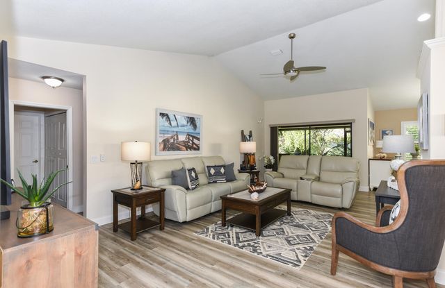 438 SW Jefferson Circle, Port St. Lucie, Port St Lucie, FL 34986