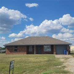438 Green Acres Drive, Palmer, TX 75152