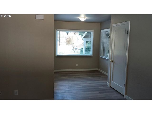 855 S 57TH St, Springfield, OR 97478