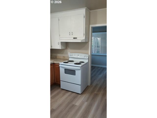 855 S 57TH St, Springfield, OR 97478