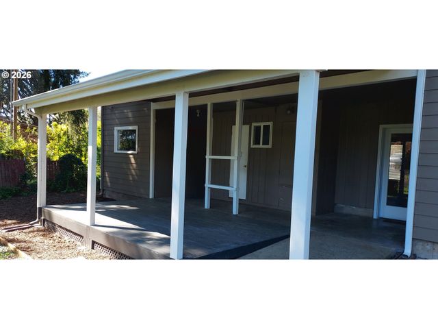 855 S 57TH St, Springfield, OR 97478