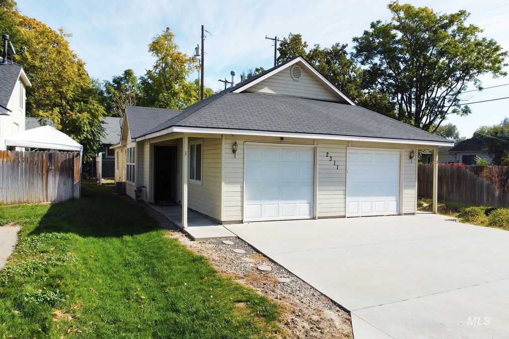 2311 S Ohio Ave, Caldwell, ID 83605 photo 2
