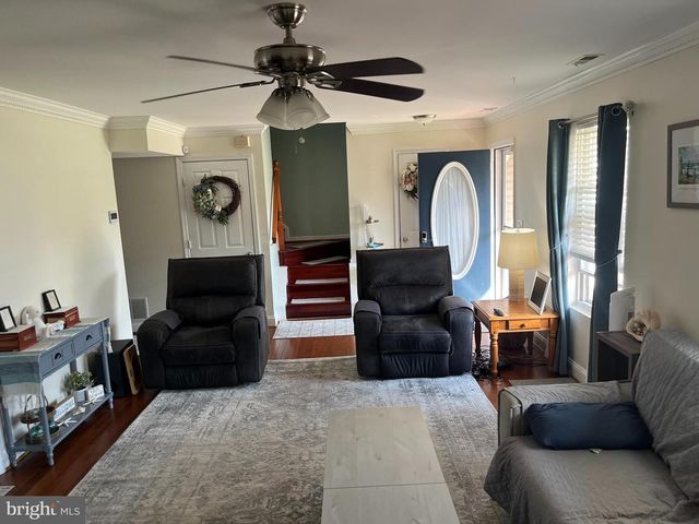 300 BEVERLEY PL, Edgewater, MD 21037