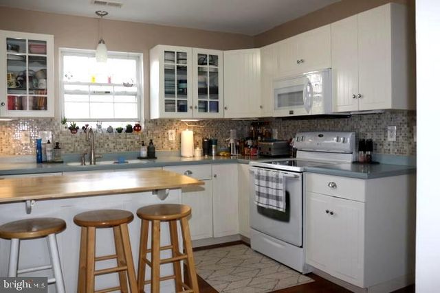 300 BEVERLEY PL, Edgewater, MD 21037