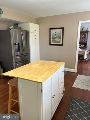 300 BEVERLEY PL, Edgewater, MD 21037
