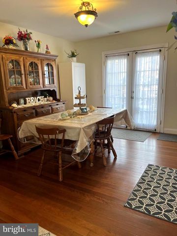 300 BEVERLEY PL, Edgewater, MD 21037