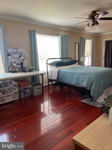 300 BEVERLEY PL, Edgewater, MD 21037
