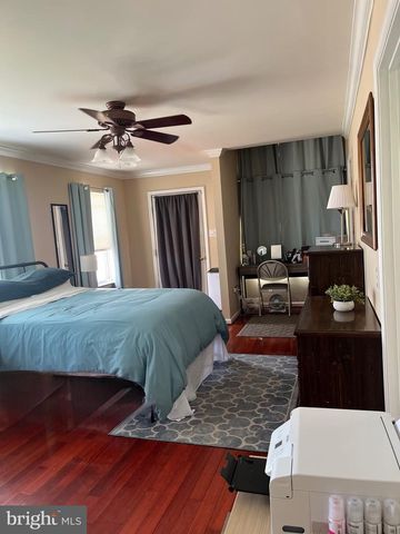 300 BEVERLEY PL, Edgewater, MD 21037