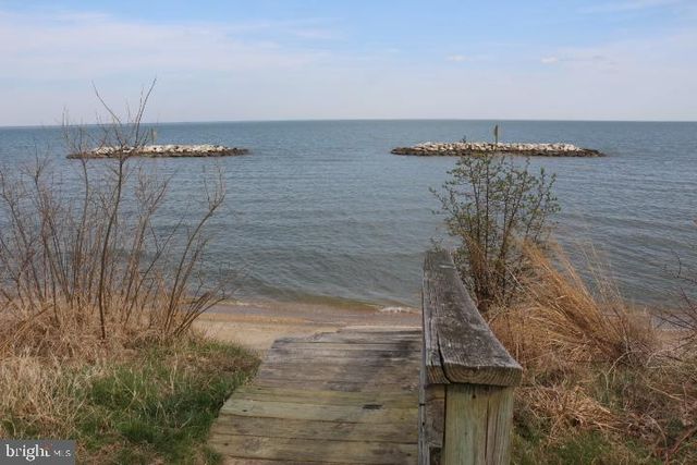 300 BEVERLEY PL, Edgewater, MD 21037