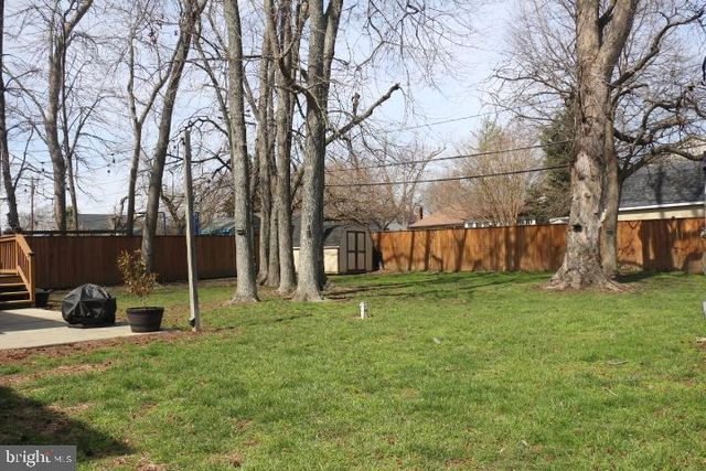 300 BEVERLEY PL, Edgewater, MD 21037