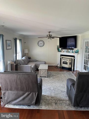 300 BEVERLEY PL, Edgewater, MD 21037