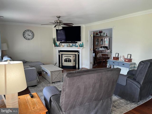 300 BEVERLEY PL, Edgewater, MD 21037