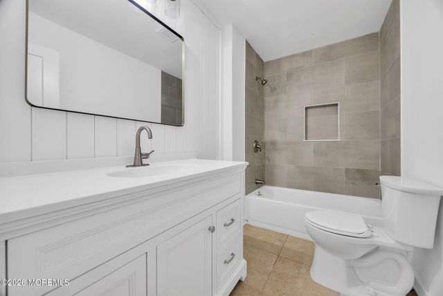 8 Jennings Court, Freehold, NJ 07728