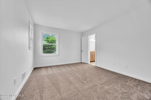 8 Jennings Court, Freehold, NJ 07728