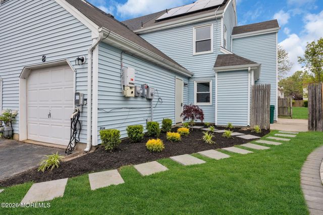 8 Jennings Court, Freehold, NJ 07728