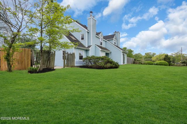 8 Jennings Court, Freehold, NJ 07728