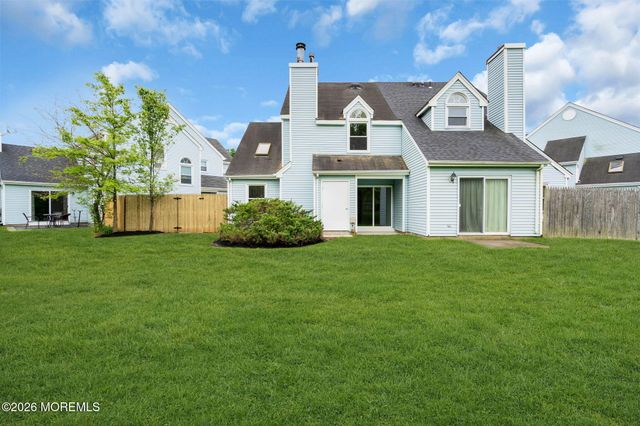 8 Jennings Court, Freehold, NJ 07728