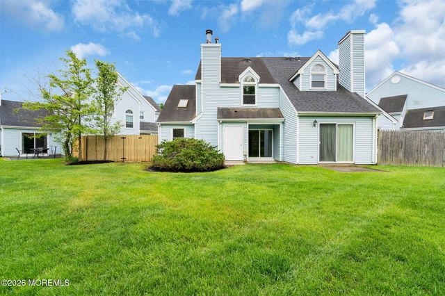 8 Jennings Court, Freehold, NJ 07728