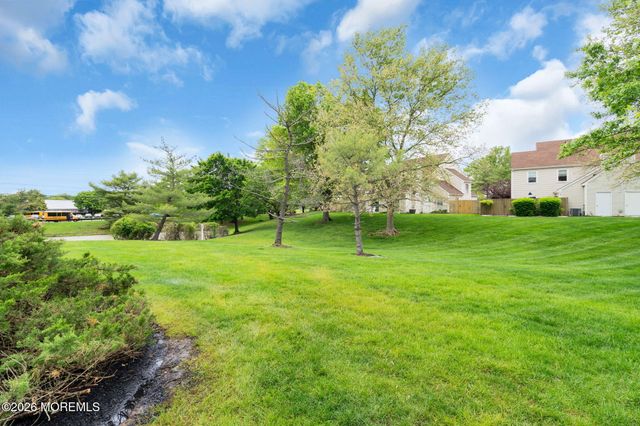 8 Jennings Court, Freehold, NJ 07728