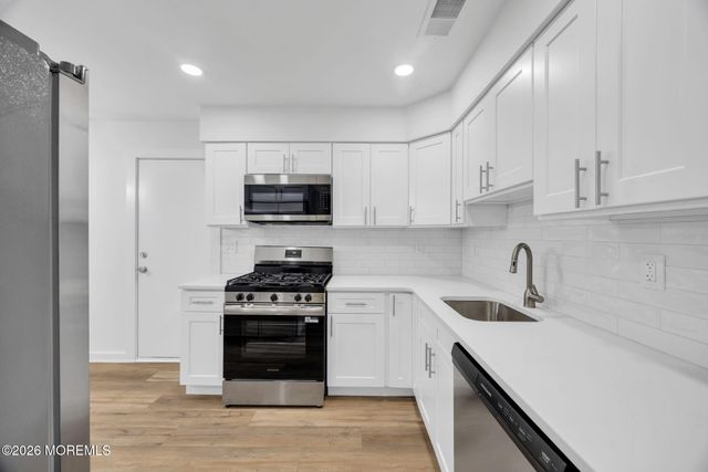 8 Jennings Court, Freehold, NJ 07728