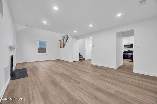 8 Jennings Court, Freehold, NJ 07728