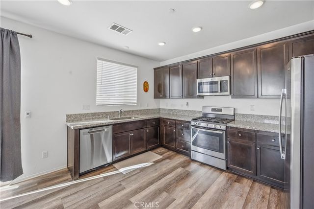 925 Bluebell Way, Beaumont, CA 92223