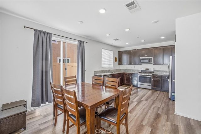 925 Bluebell Way, Beaumont, CA 92223