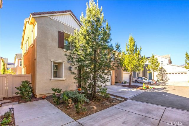 925 Bluebell Way, Beaumont, CA 92223