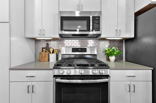 8409 Hempstead Road H, Houston, TX 77008